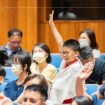 有趣的互動(dòng)遊戲，猜猜是甚麼昆蟲或是動(dòng)物的叫聲？製作人不僅分享自然音樂作品，還分享野外採集聲音遇到的有趣故事，讓大小朋友對自然與人文深度走讀。