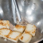 煎至表面呈金黃色的蘿蔔糕，外酥內(nèi)嫩的口感，為今年的過年增添另一份手感溫度。