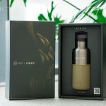 獻(xiàn)上一份溫暖的心意–新業(yè)客製化海迪保溫壺，感謝講師遠(yuǎn)道而來(lái)的分享，將新業(yè)的陪伴融入在日常中。