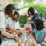 擔(dān)任文學(xué)館書(shū)席認(rèn)養(yǎng)人邁入第五年，不時(shí)有補(bǔ)充好書(shū)的需求，感謝許多熱心的家族朋友，攜帶好書(shū)與大家分享，透過(guò) ＃共享_共好，譜出更多美麗的故事。