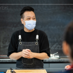 邀請廚藝職人 ＃吳志杰 老師，身懷30年以上的廚藝經(jīng)驗(yàn)，不藏私的傳授給新業(yè)同仁們，一起品嚐仲夏時(shí)節(jié)的北部粽。