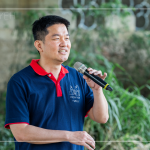 結(jié)束後，邀請(qǐng)同仁們分享此次淨(jìng)溪的心得，讓我們一同為環(huán)境盡一份心力，以行動(dòng)守護(hù)這片土地。(圖為行銷部–楊世偉經(jīng)理)