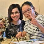 秋季微涼的天氣，讓我們一同將秋日的果實，巧手轉變成妝點居家空間的浪漫花圈。