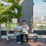 與家人親友相約一場(chǎng)藝遊時(shí)光，享受創(chuàng)作的過(guò)程，同時(shí)也在與自己對(duì)話，讓身心放鬆的溫柔練習(xí)。