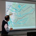 新業(yè)建設(shè)卓勝隆董事長(zhǎng) ，分享臺(tái)中市各區(qū)的發(fā)展與演變，讓新進(jìn)人員對(duì)此有全面的了解。