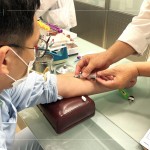 『抽血』是健檢中最重要的一部分，通過分析血液樣本來評估身體的健康狀況。