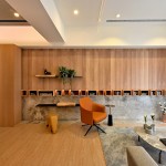 從書牆中隨手抽出書一本，沉入書海中，讓人彷彿遺世獨(dú)立、與世隔絕，神遊在一個(gè)又一個(gè)的思想國(guó)度中。