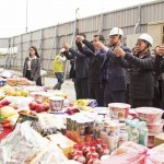 以新業(yè)建設名譽董事長穆椿松先生（圖右三）、卓勝隆董事長（圖右二）及簡福榮總經(jīng)理（圖右四）、邱正光副總經(jīng)理（圖右一）為首，率領全體同仁一同祭拜祈福。祈求接下來的建築程序一切順利、未來住戶安居和樂。