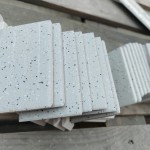 乖乖排好隊伍準(zhǔn)備上牆的外牆磚，細(xì)看彷若有幾道潑墨的水痕，從毛筆筆尖自然滴落的墨汁，也像晶亮閃閃的繁星，造就出每一片外牆磚獨一無二的風(fēng)格。