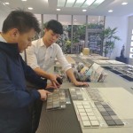 乾濕分離的淋浴間，是一個(gè)充滿安全感的私領(lǐng)域，因此挑選馬賽克磚時(shí)除了強(qiáng)調(diào)止滑係數(shù)，美觀上也需將低調(diào)而具有個(gè)性感的款式一併納入。