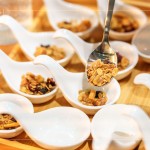 烤燕麥脆片搭配堅果與果乾，經(jīng)過長時間溫火烘烤，入口咀嚼保有豐富的香氣及香脆的口感。