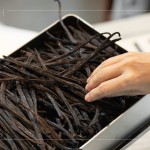 香草莢用途廣泛，能為各種食材增添豐富的風(fēng)味和香氣，如香草鹽、香草糖、天然香草精、冰淇淋、手工布丁…等。