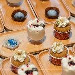 品嘗香草製成的奶酪和杯子蛋糕，香甜的口感滑過喉嚨，探索不同層次的迷人風(fēng)味。