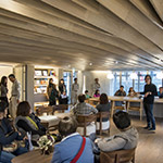 打造樹屋的概念，楊家凱建築師分享著設計的初衷與理念。