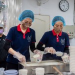 Q彈香氣十足的米飯，每份需精準控制在210~220克之間，新業(yè)團隊當天也實際參與打飯、送餐的過程，更加深刻感受到甘霖對於每份飯菜的重視及細心。