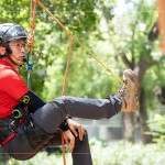 由東海小棧-黃博森老師擔(dān)任講師，分享攀樹小訣竅搭配專業(yè)說明，樹木直徑需大於10公分才符合規(guī)定，可承重200kg的重量，是一項(xiàng)非常安全的戶外活動。