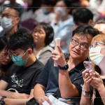 每一句對話，都在描繪未來生活的輪廓，這場客變說明會中，家的雛形悄悄成形。