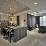 垂墜感的吊燈為整體空間注入一股熱情，溫煦而不熾熱，高雅而獨(dú)具品味，如妳低調(diào)沉穩(wěn)的個性