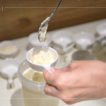 Fresh Stracciatella (Dida絲翠新鮮起司)屬於莫札瑞拉家族的成員，在凝乳塊形成後，需要做塑形的步驟，撕碎成條狀拌鮮奶油，也是布拉塔的內(nèi)餡。